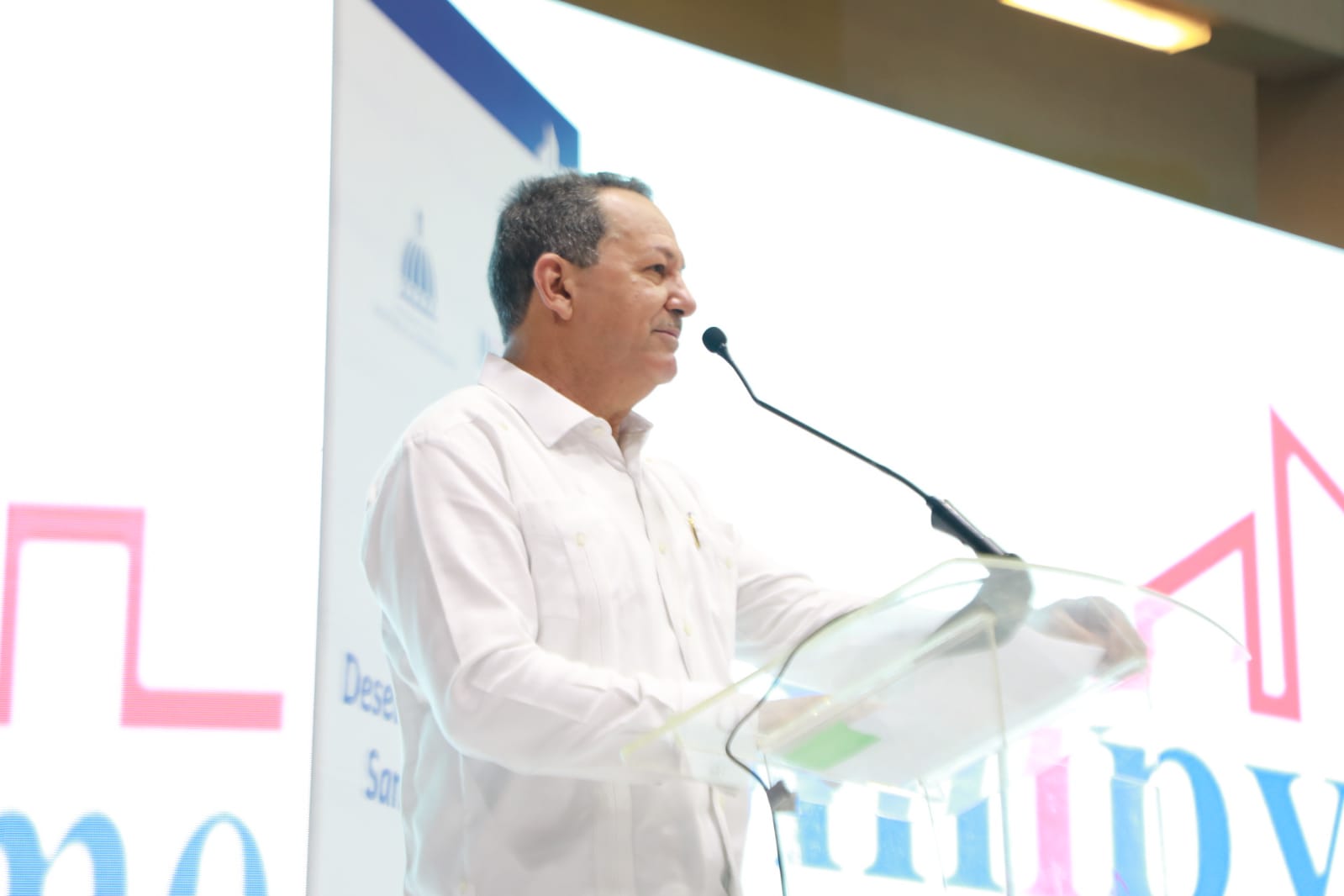 Discurso pronunciado por el director de Promipyme, Porfirio Peralta en la entrega de préstamos en el municipio SDE